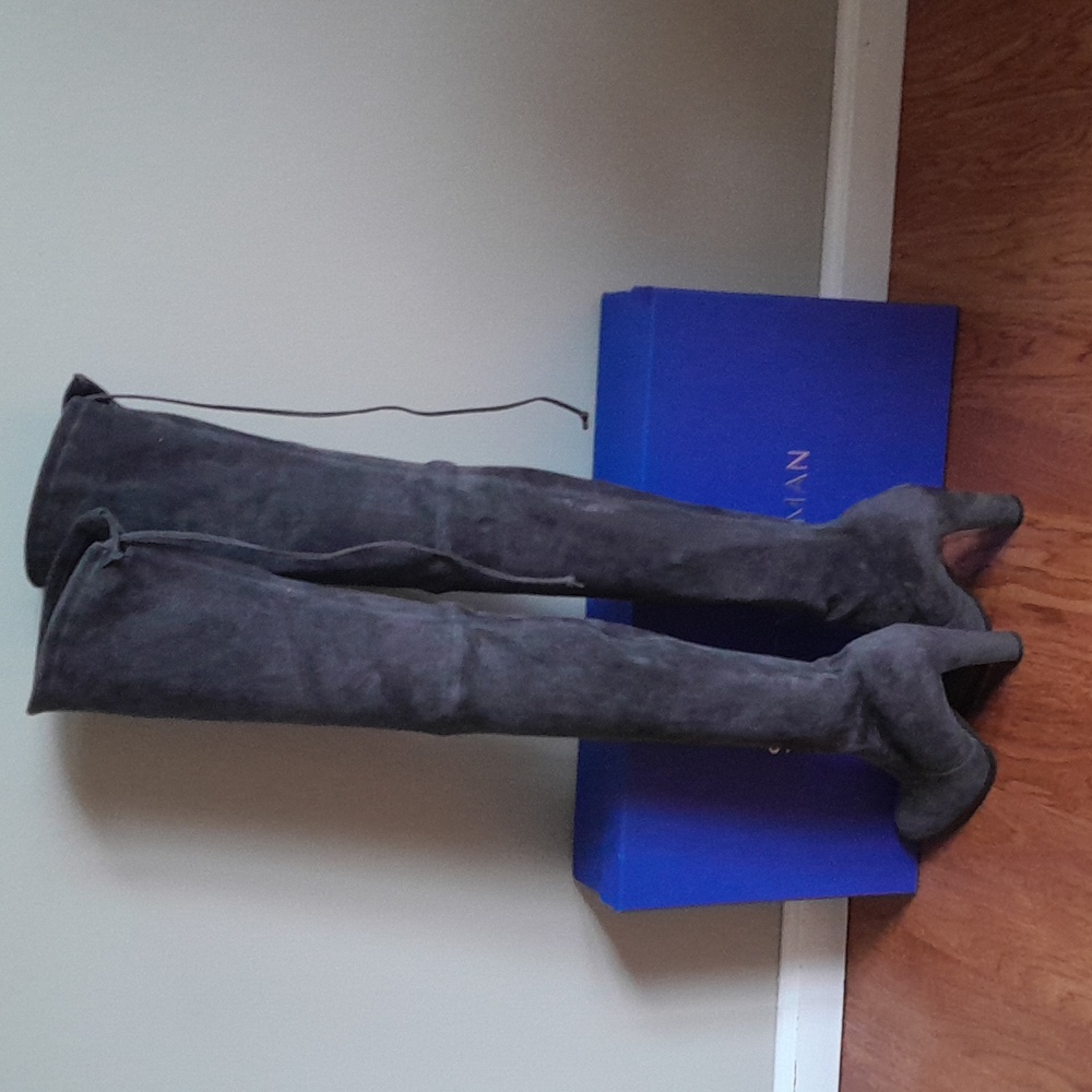 STUART WEITZMAN Thigh high ALLLEG boots.